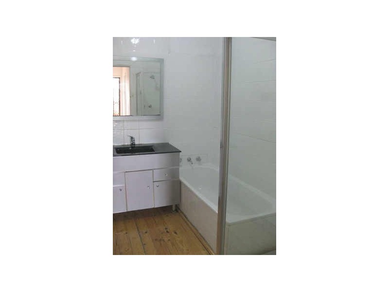 80 East Esplanade, St Albans VIC 3021