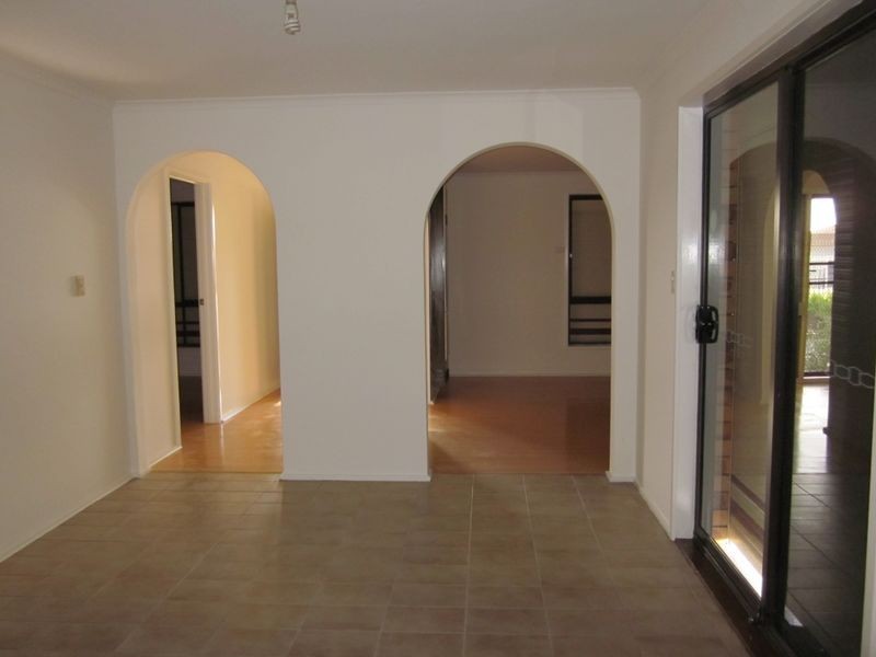 37 Kinterbury Drive, Kings Park VIC 3021