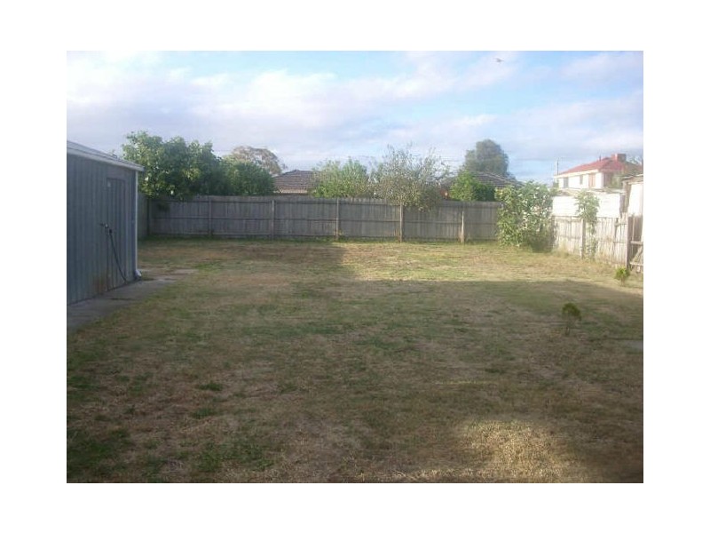 470 Main Rd West, St Albans VIC 3021