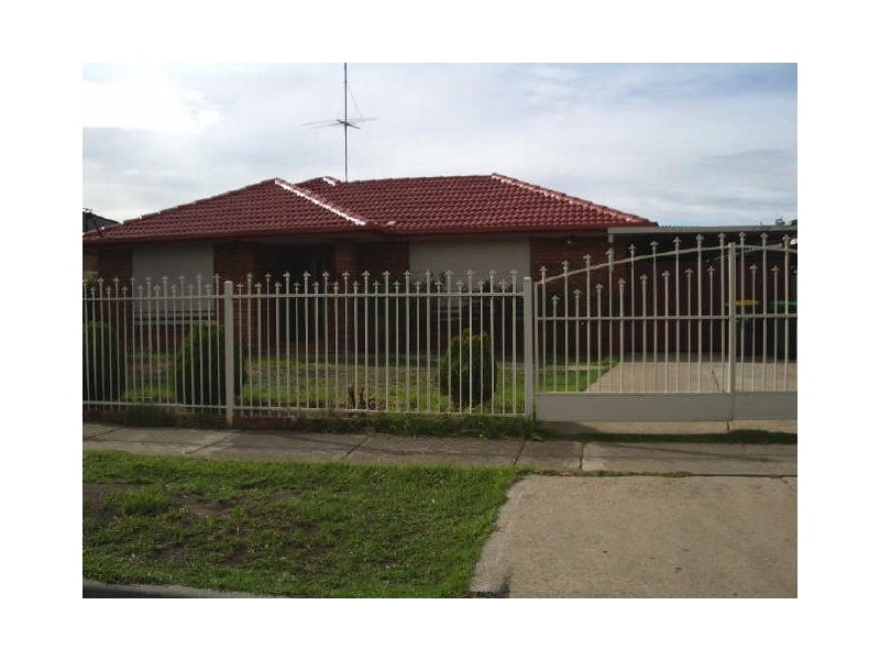 22 Cheleon Way, St Albans VIC 3021