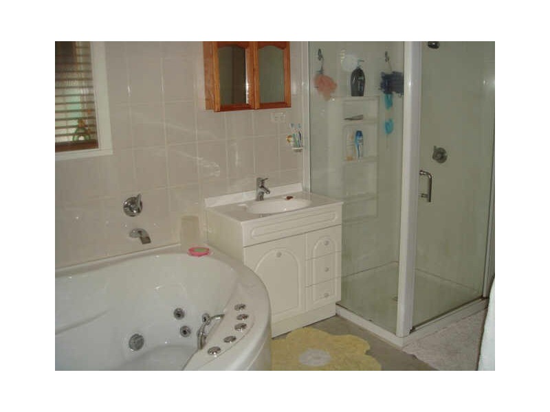 18 Vule Street, St Albans VIC 3021