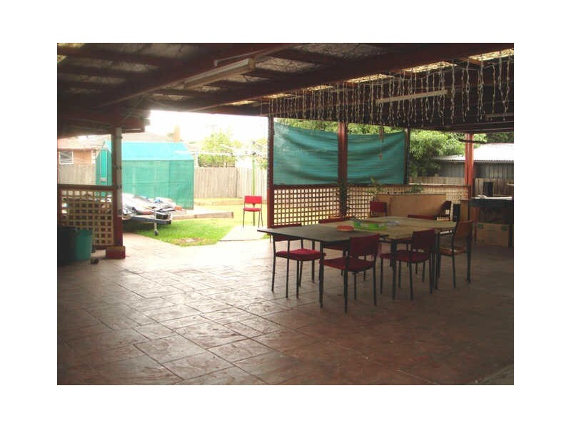 18 Vule Street, St Albans VIC 3021