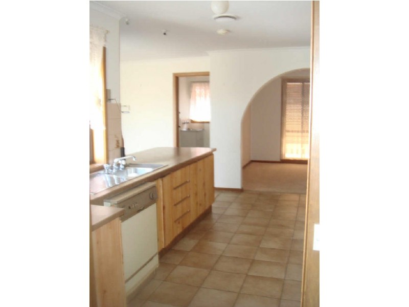 47 Lois Street, St Albans VIC 3021