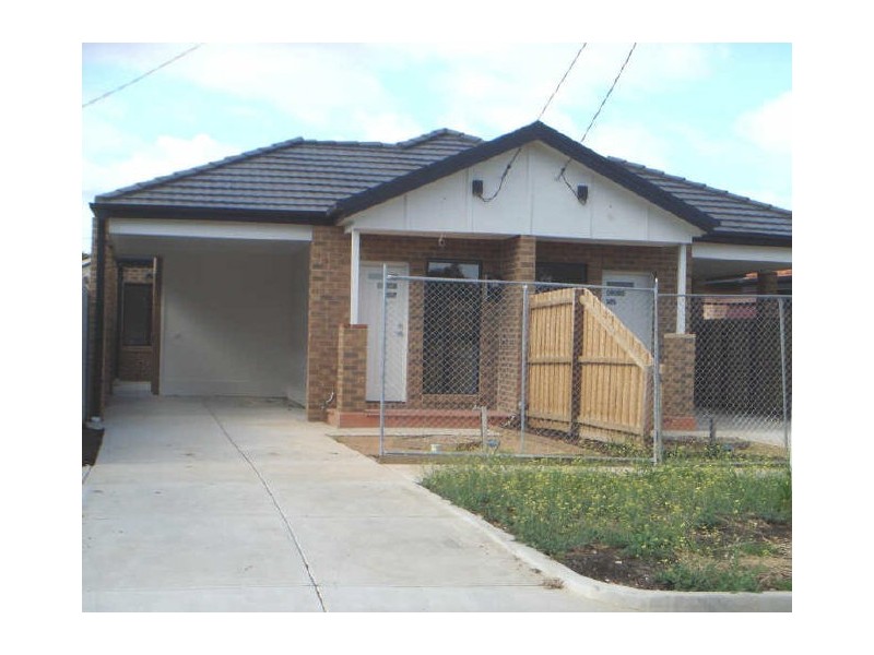 2/5 Wattle Road, Maidstone VIC 3012