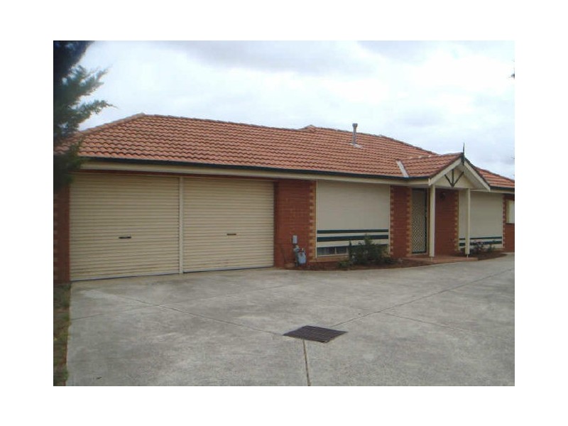 1/9 Barellan Close, St Albans VIC 3021