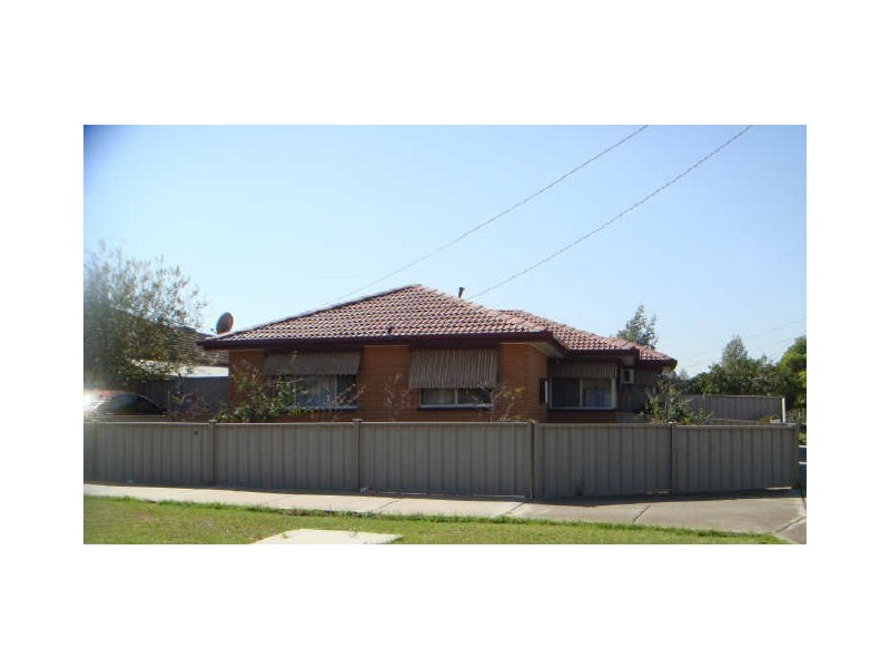 2 Elsum Avenue, Deer Park VIC 3023