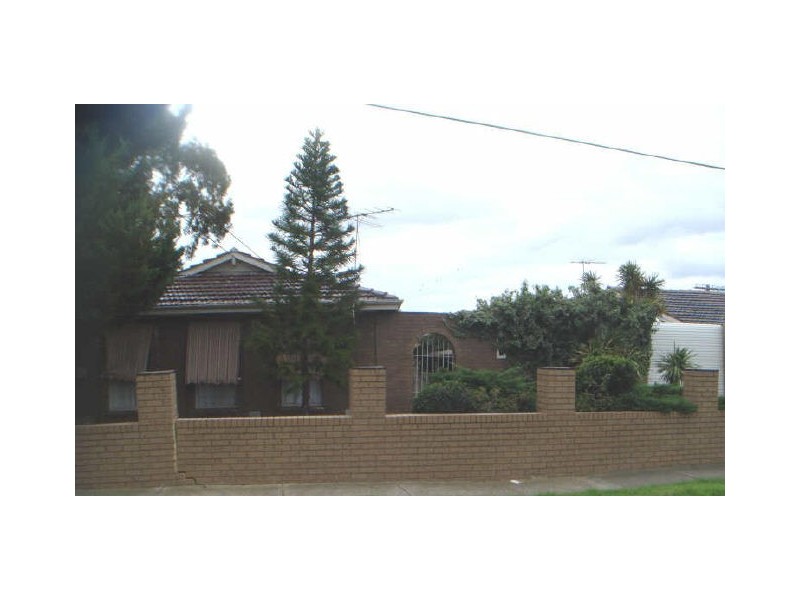 8 Robyn Avenue, St Albans VIC 3021