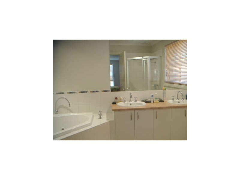 60 Jade Way, Hillside VIC 3037