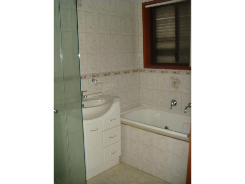 8 Marshall Avenue, St Albans VIC 3021