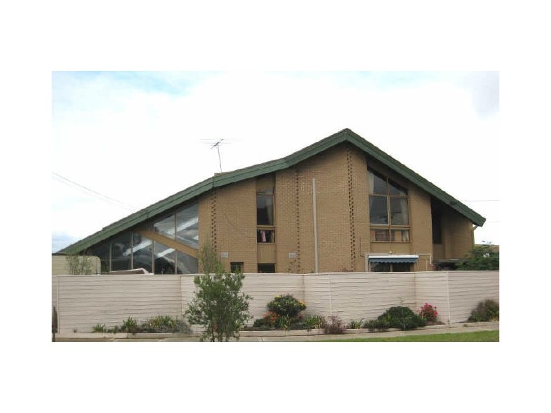10 Firbank Terrance, St Albans VIC 3021