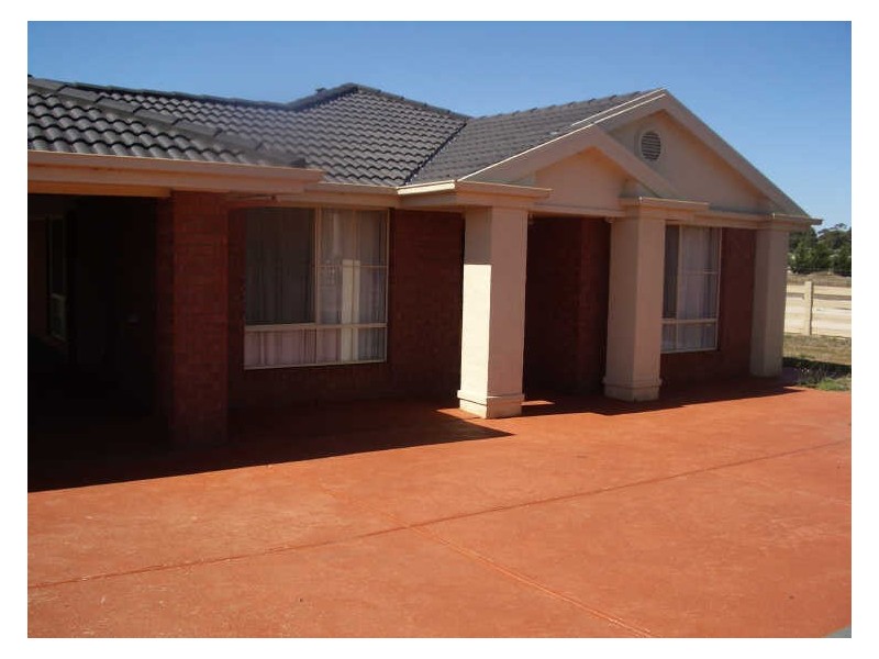 146 Westcott Parade, Rockbank VIC 3335