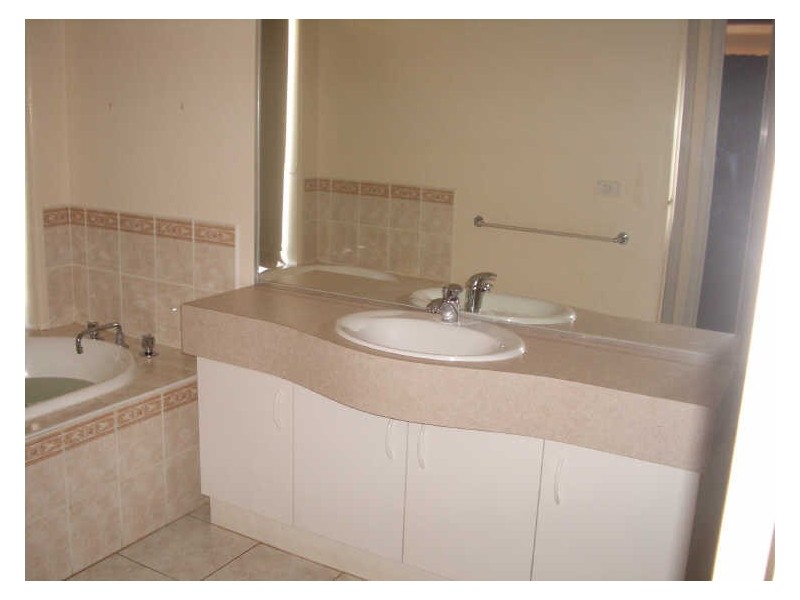 146 Westcott Parade, Rockbank VIC 3335