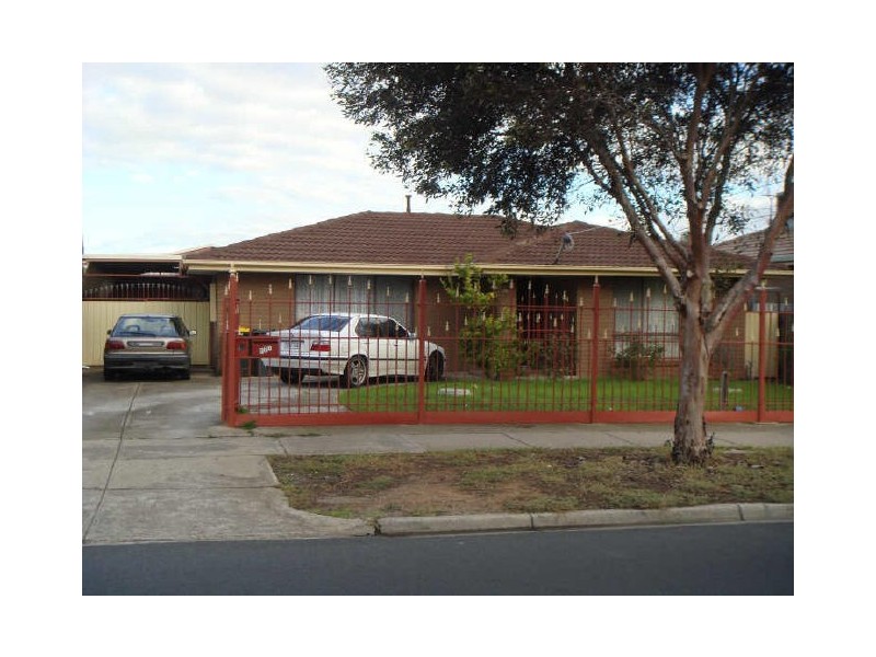 171 Gillespie Road, St Albans VIC 3021