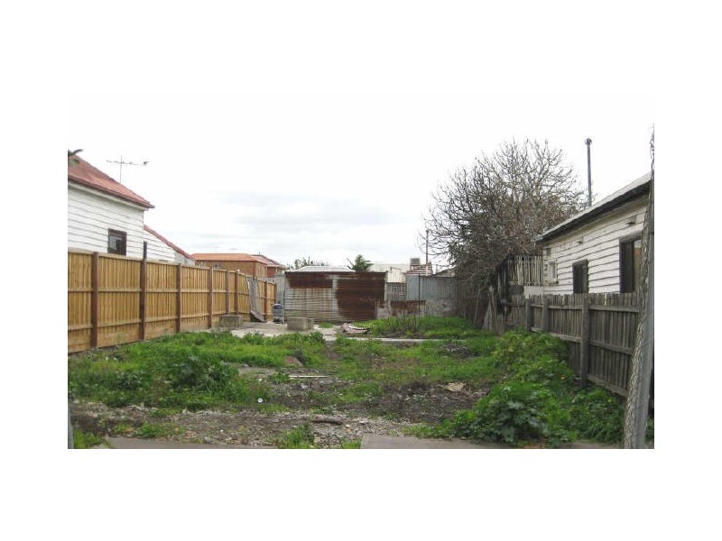 216 Ballarat Road, Footscray VIC 3011