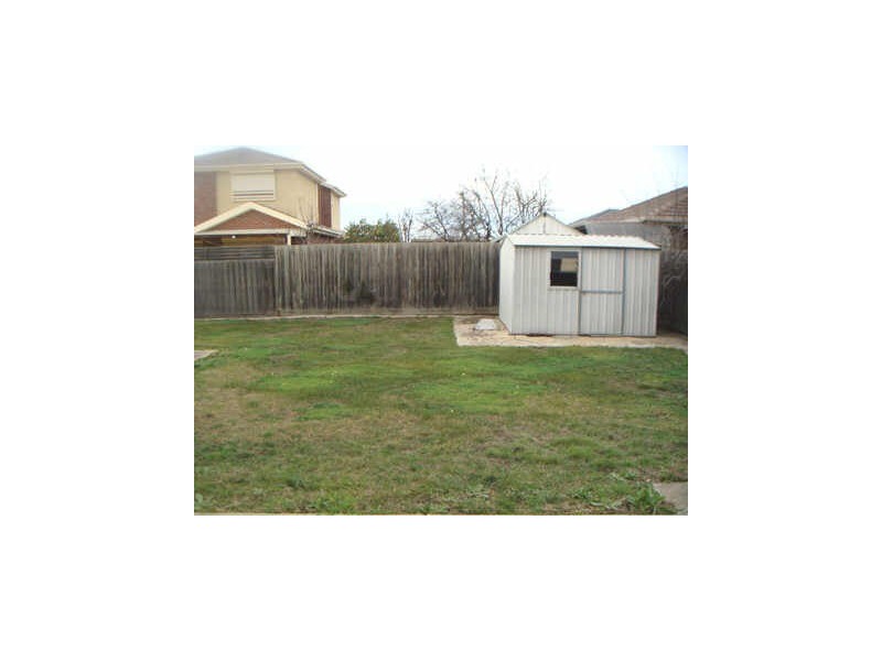 36 Meadowbank Drive, Sunshine North VIC 3020