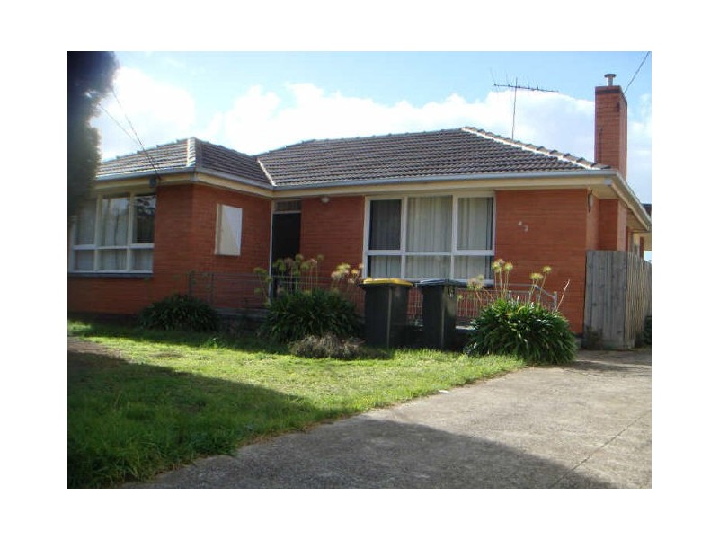 42 & 42A Douglas Avenue, St Albans VIC 3021