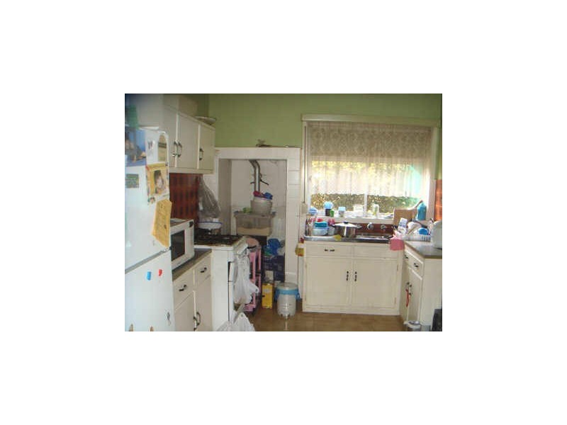 215 Main Road West, St Albans VIC 3021