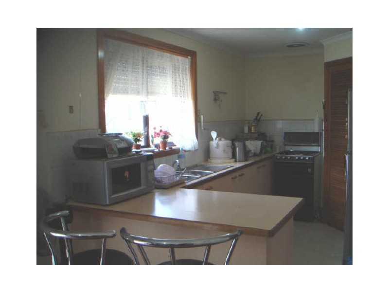 1/245 Main Road West, St Albans VIC 3021