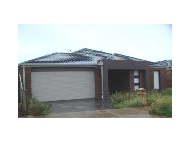 10 Blaxland Street, Burnside VIC 3023