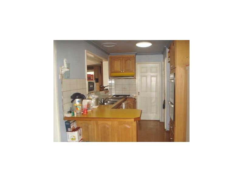 6 Clarke Avenue, St Albans VIC 3021