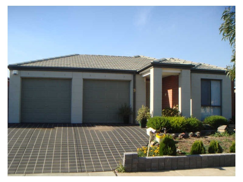 9 Barrwang Street, Deer Park VIC 3023