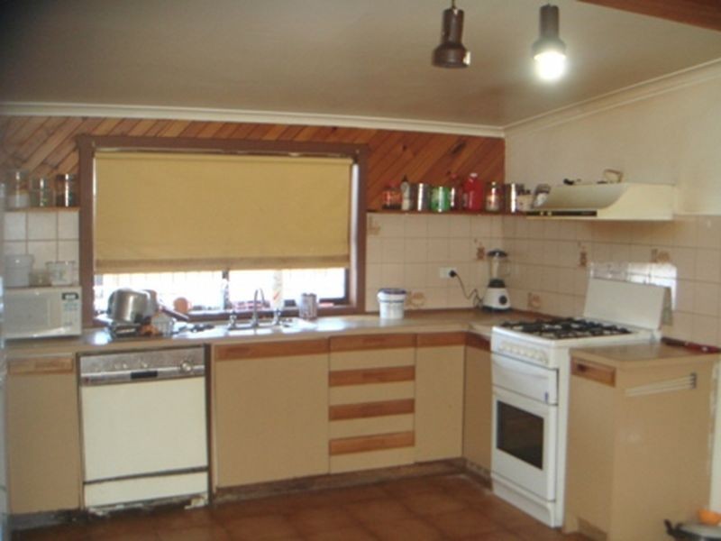 235 Main Road West, St Albans VIC 3021