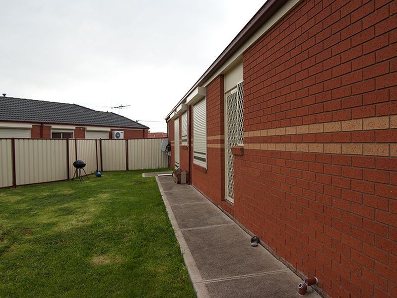 6 Huntley Court, St Albans VIC 3021