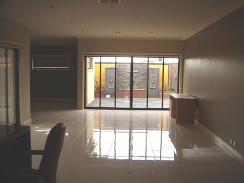 16 Nutwood Crescent, Derrimut VIC 3030