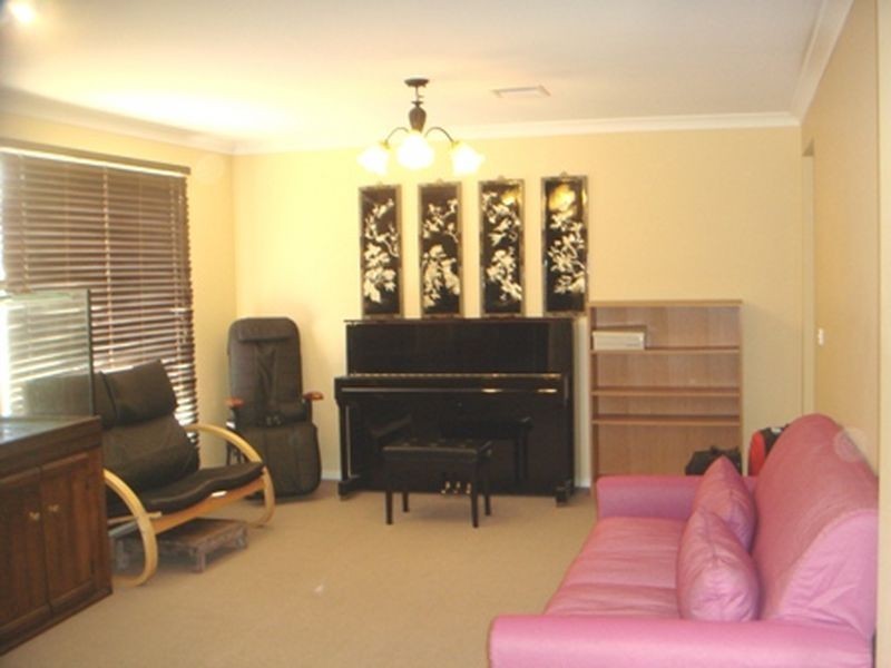 9 Calthorpe Green, Caroline Springs VIC 3023