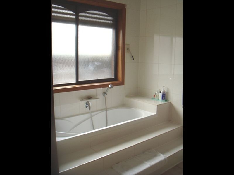 17 Kingsley Place, Delahey VIC 3037