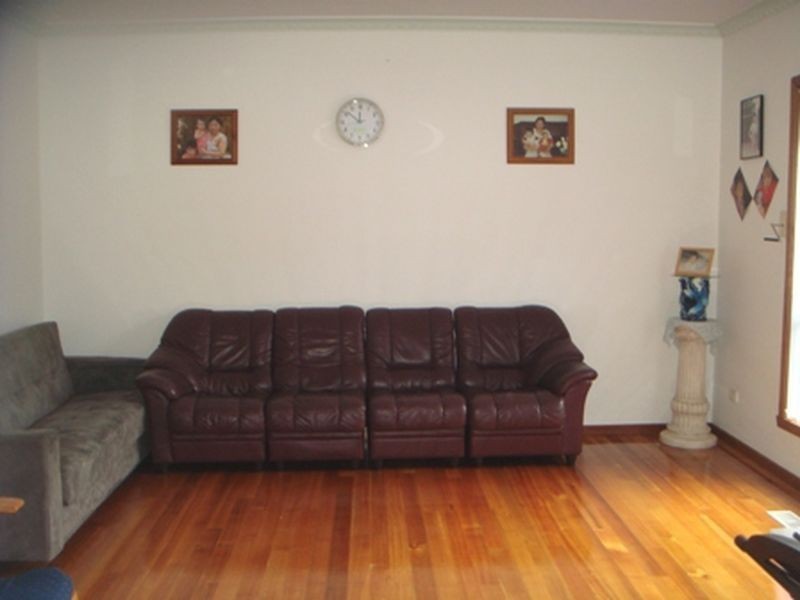 17 Kingsley Place, Delahey VIC 3037