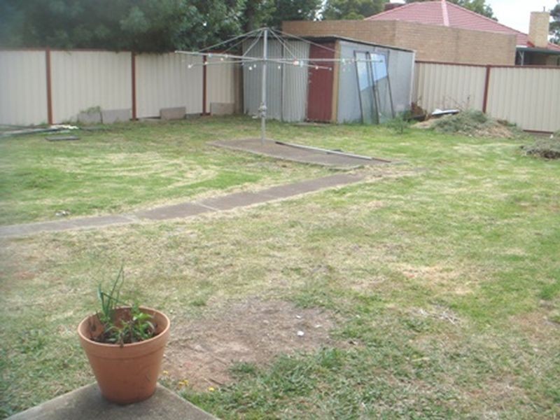 6 Beaver Street, St Albans VIC 3021