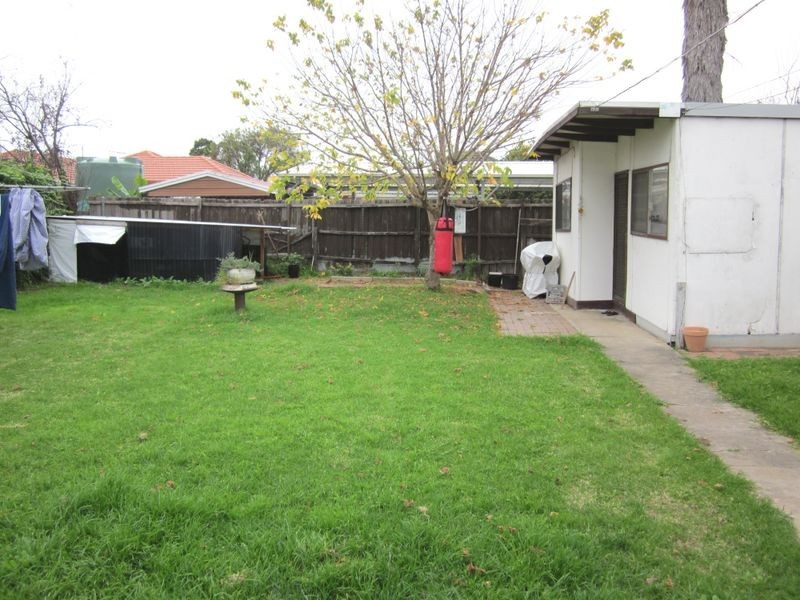 24 Godfrey, Sunshine North VIC 3020