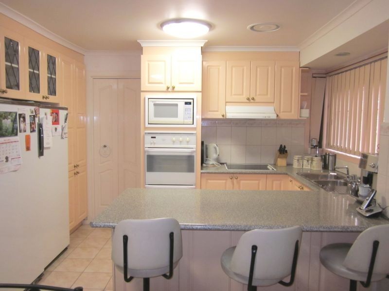 12 Cobar Place, Kings Park VIC 3021