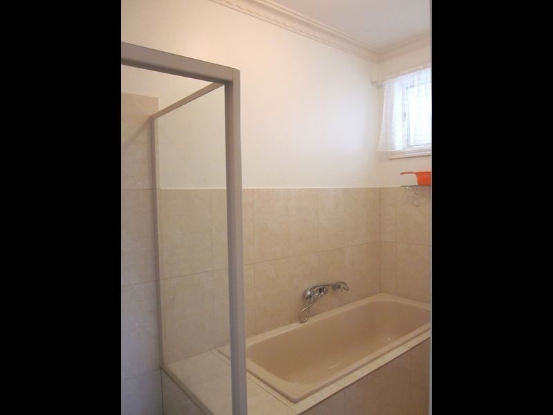 3/2 Elizabeth Street, St Albans VIC 3021