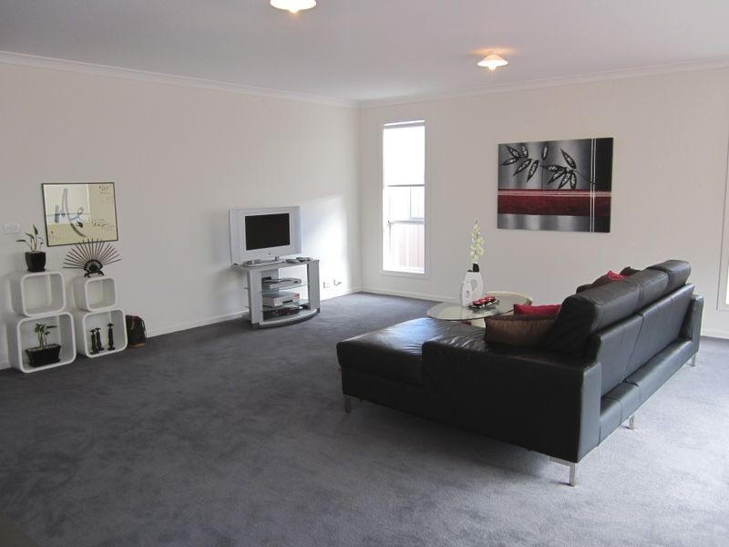 9 Magpie Street, Brookfield VIC 3338