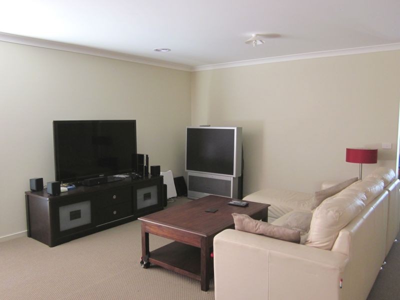 26 Eagle Way, Deer Park VIC 3023