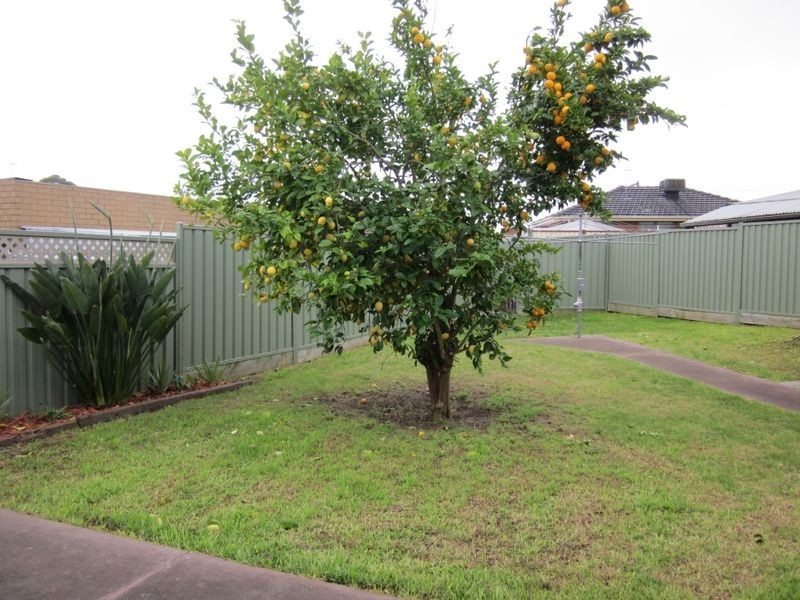 4 Mica Court, Kings Park VIC 3021