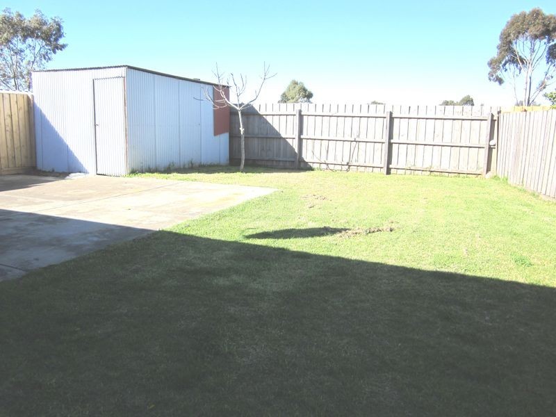 24 Diamond Avenue, Albanvale VIC 3021