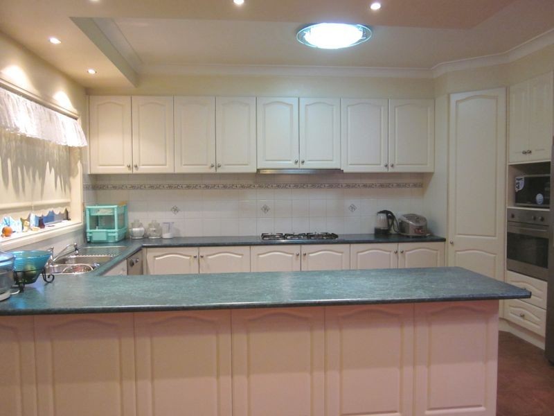 12 Lansdowne Road, Deer Park VIC 3023