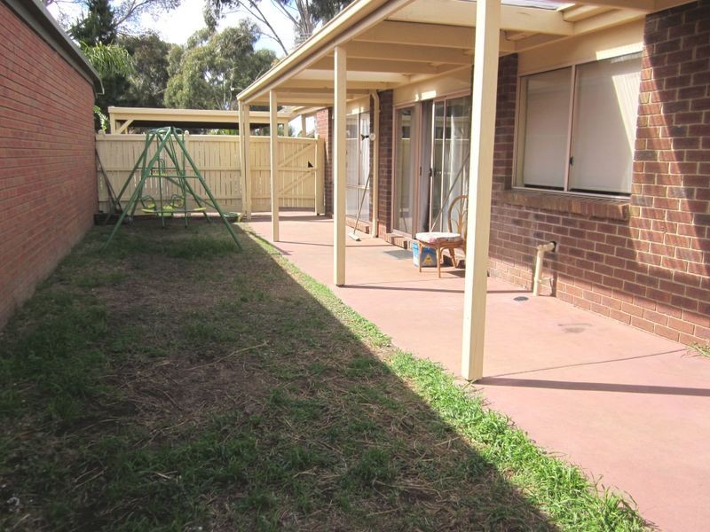 4 Maculata Close, St Albans VIC 3021