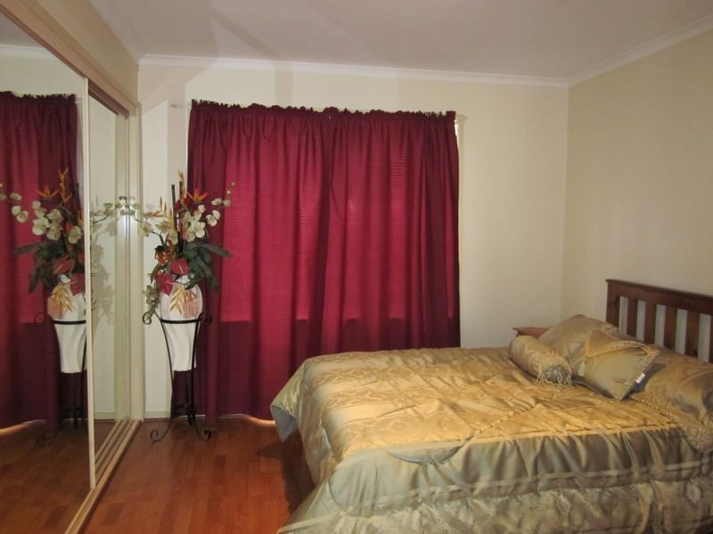 4 Maculata Close, St Albans VIC 3021