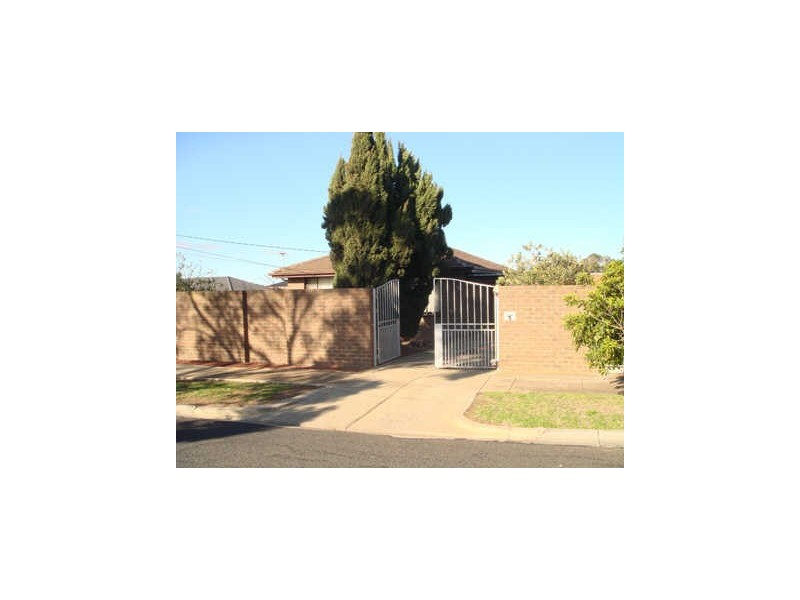 3 Tintern Grove, St Albans VIC 3021
