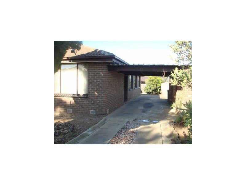 3 Tintern Grove, St Albans VIC 3021