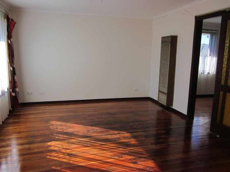 3 Tintern Grove, St Albans VIC 3021