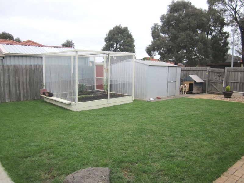 7 Pollock Court, Delahey VIC 3037