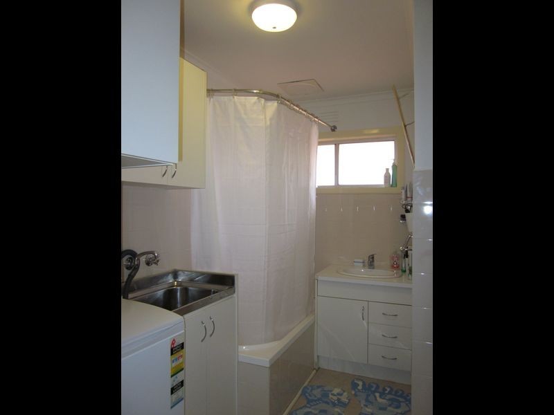 8/8 Thorndon Drive, St Albans VIC 3021