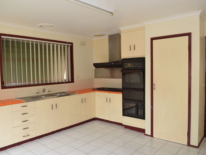 13 Neale Road, Deer Park VIC 3023