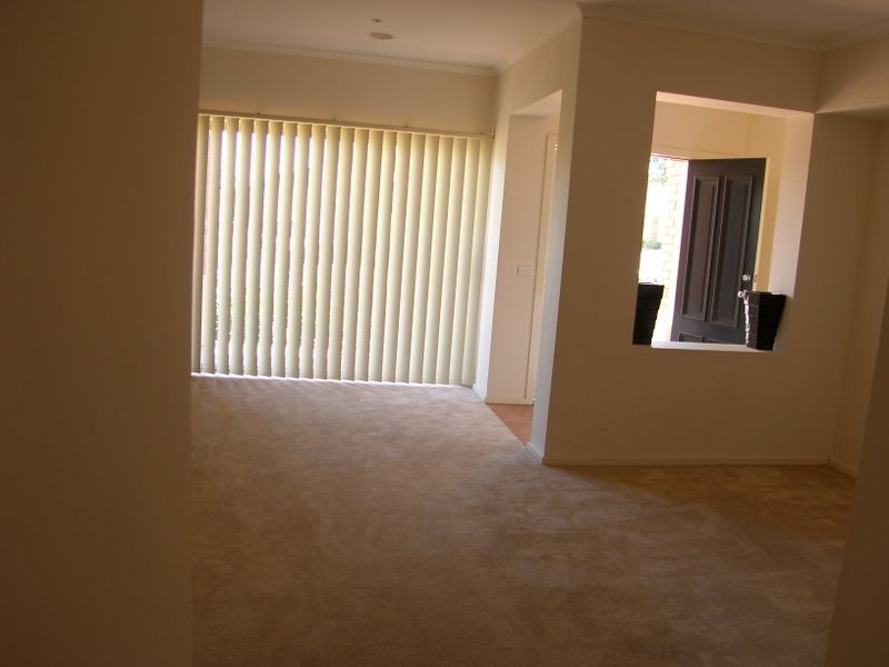 10 Durack Circuit, Taylors Hill VIC 3037