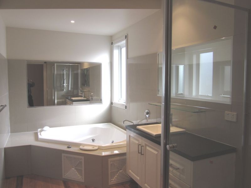 2 Anura Street, St Albans VIC 3021